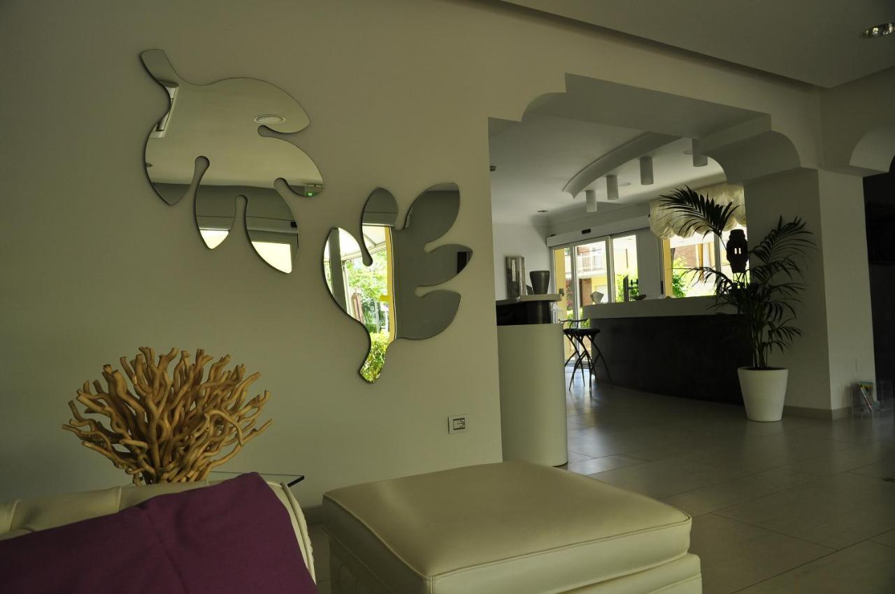 Hotel Lugano Риччоне Экстерьер фото