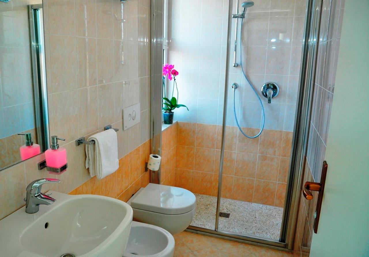 Hotel Lugano Риччоне Экстерьер фото