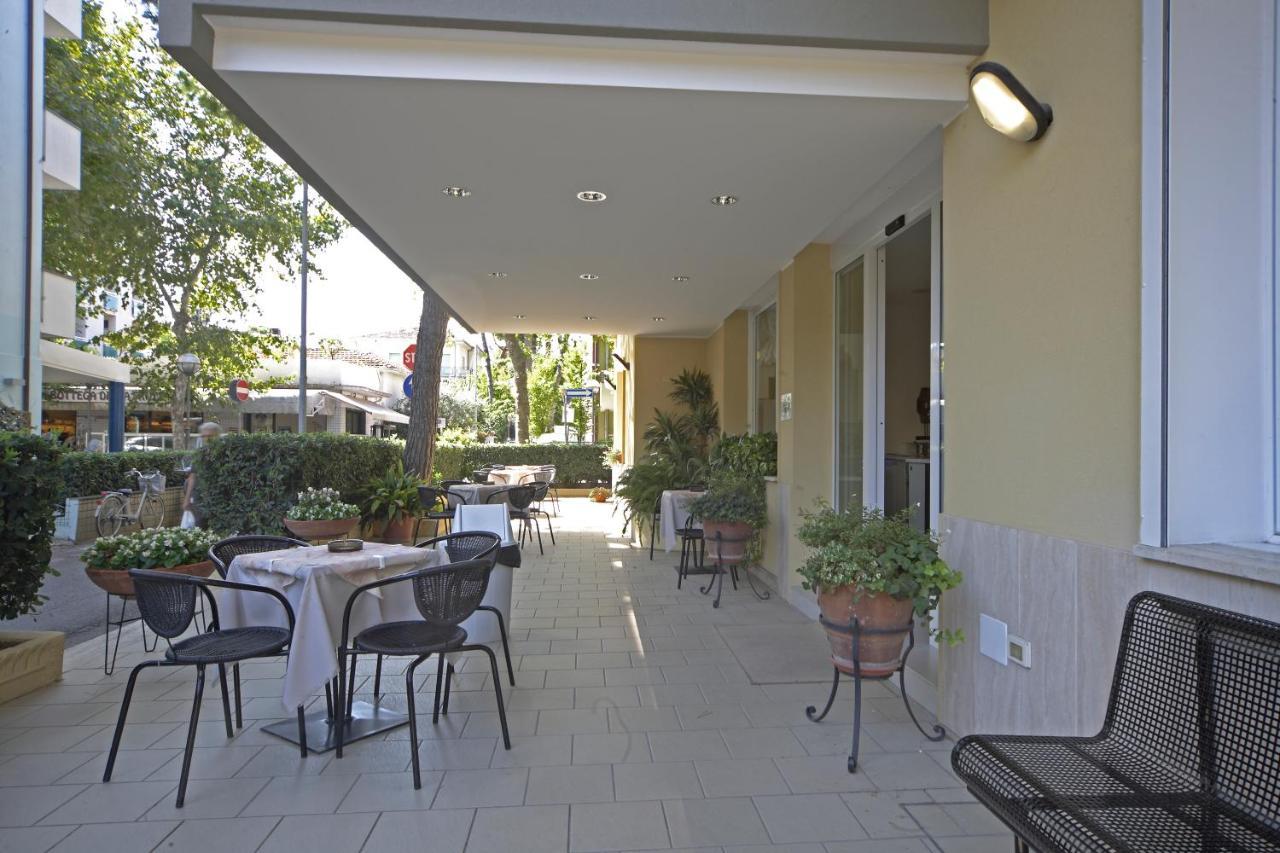 Hotel Lugano Риччоне Экстерьер фото