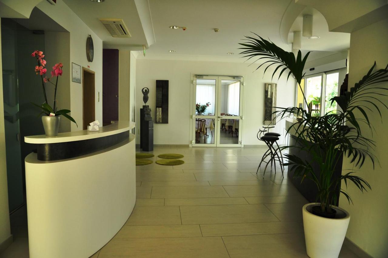 Hotel Lugano Риччоне Экстерьер фото