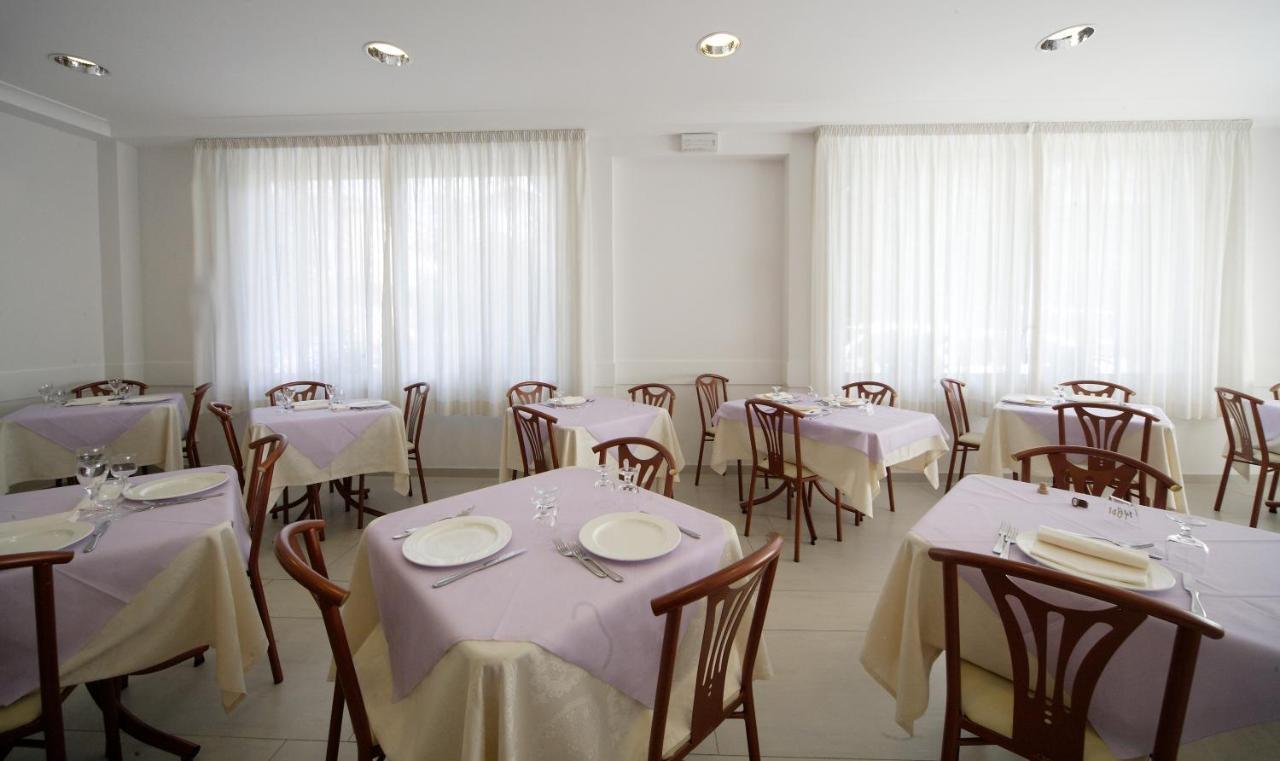 Hotel Lugano Риччоне Экстерьер фото