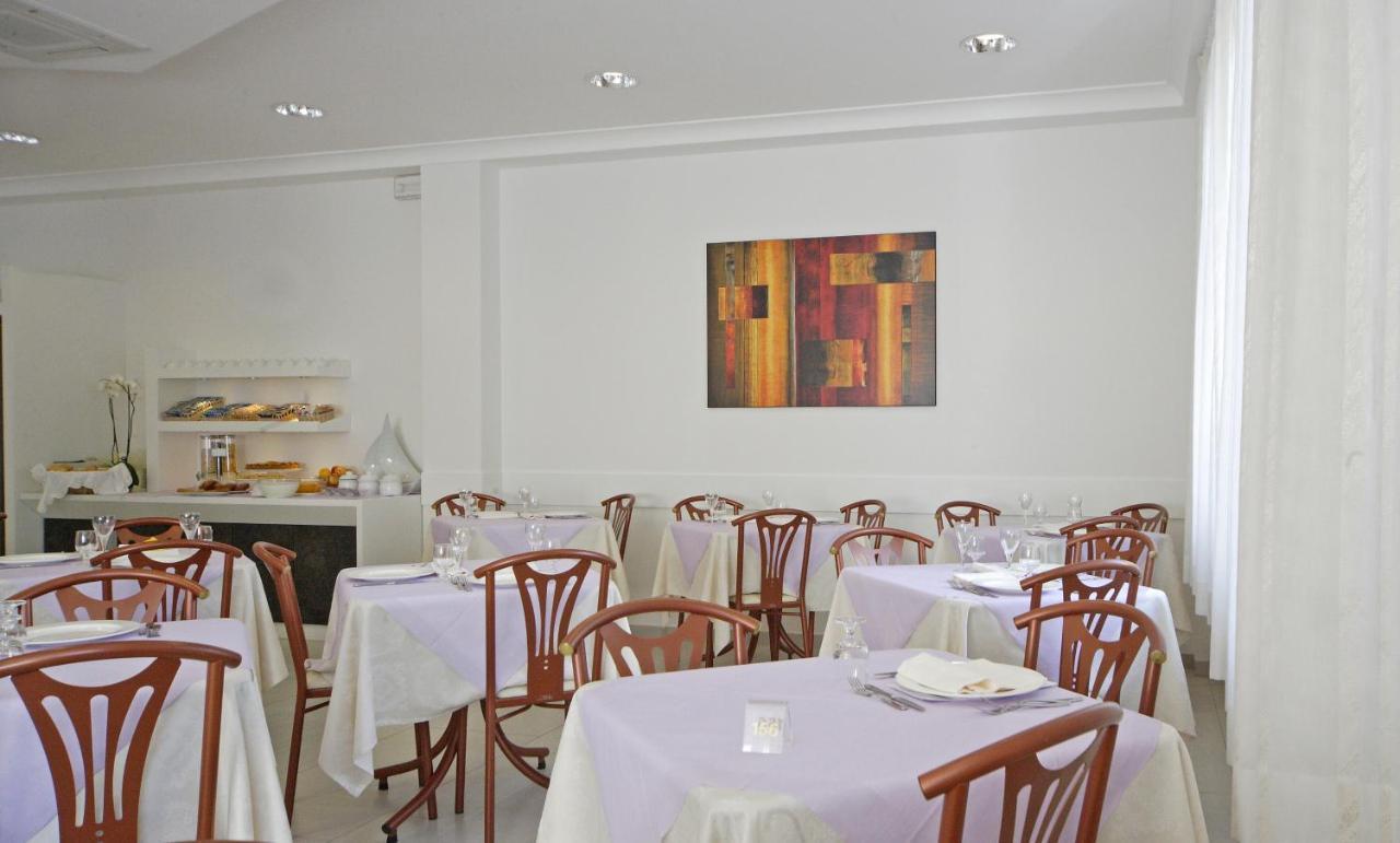 Hotel Lugano Риччоне Экстерьер фото